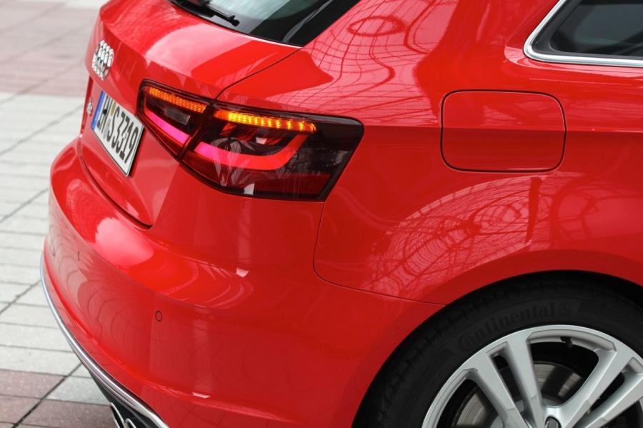 Детали интерьера Audi S3 (8V) 2013 года  (WW) (фото 85 из 101)